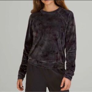 Lululemon size 4 sweatshirt Velvet Long Sleeve Top nwot